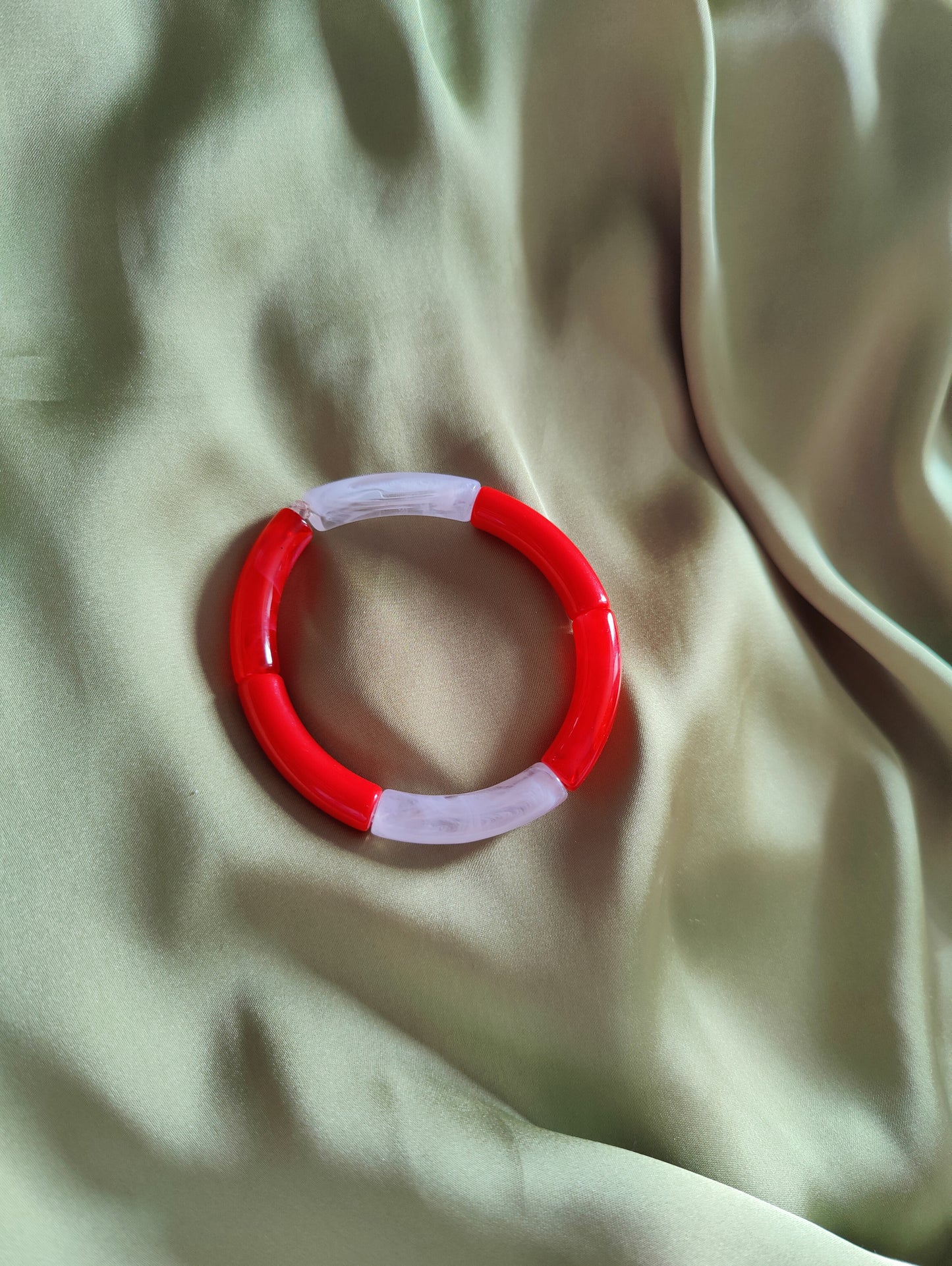 Bracelet élastique, perles tubes colorés
