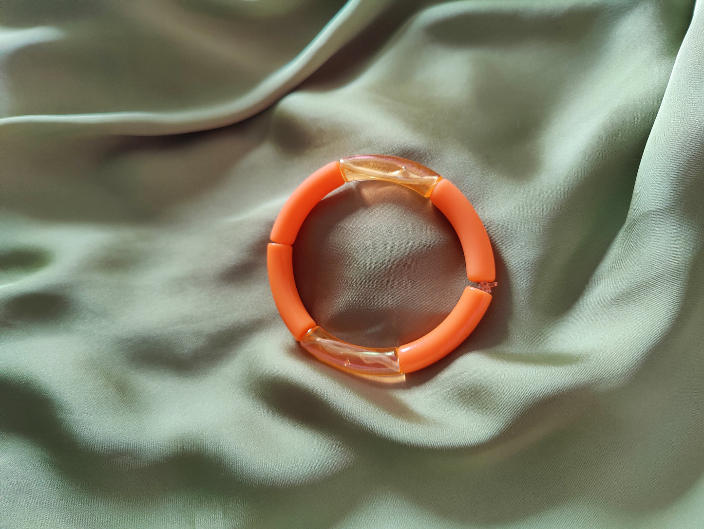 Bracelet élastique, perles tubes colorés