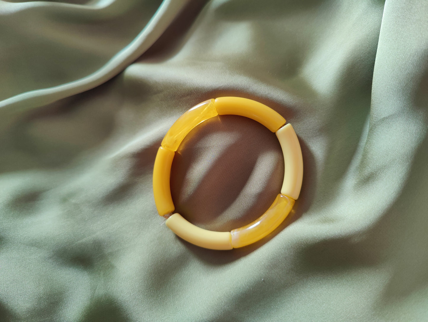 Bracelet élastique, perles tubes colorés