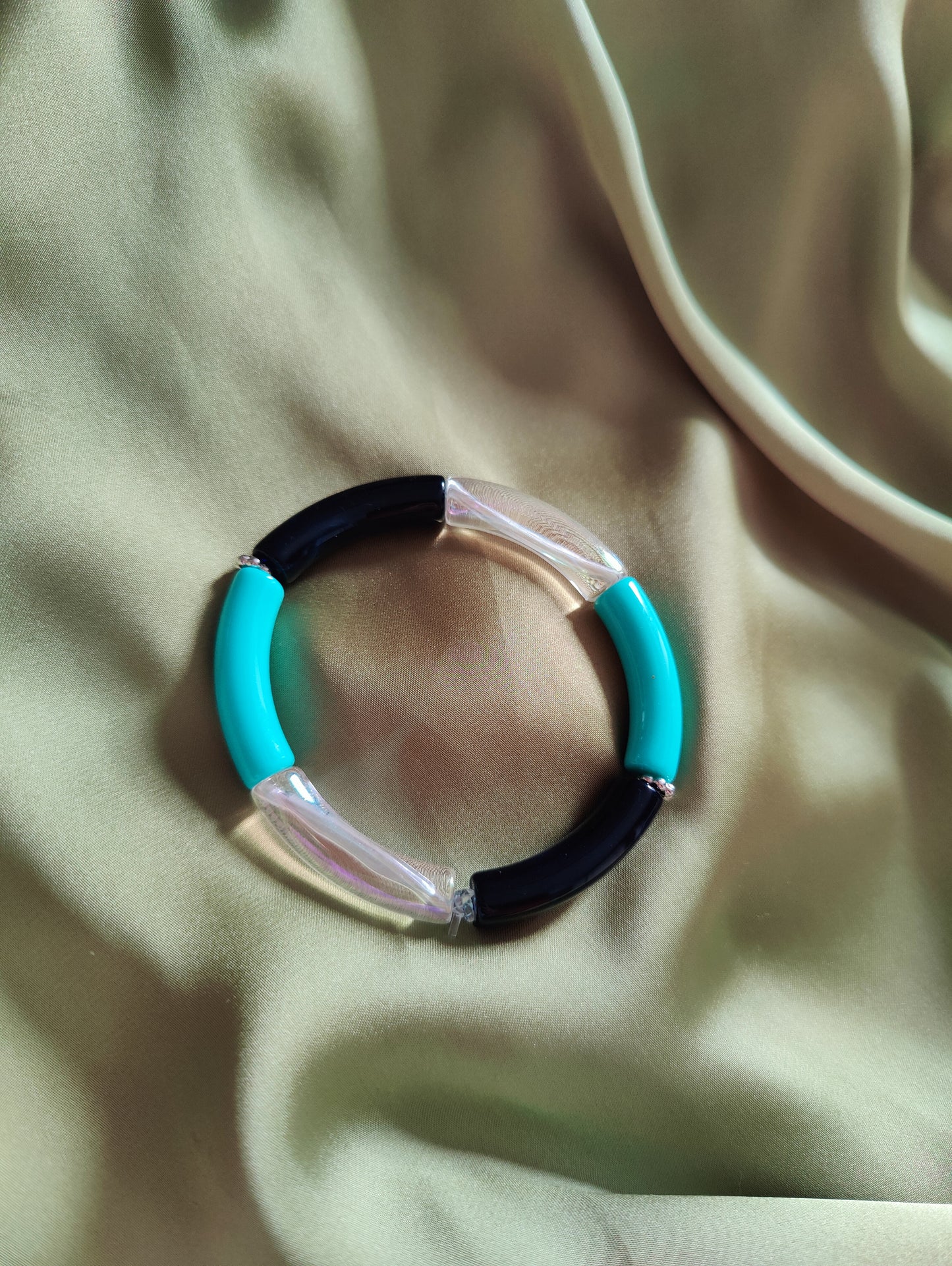 Bracelet élastique, perles tubes colorés