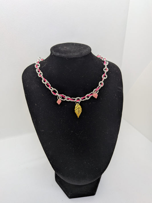 Collier Eclipse enlacée charms rose avec fil