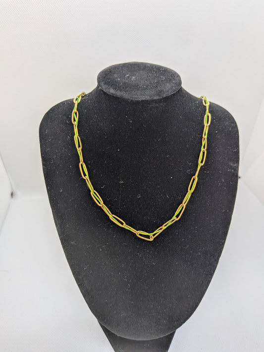 Collier doré fil vert