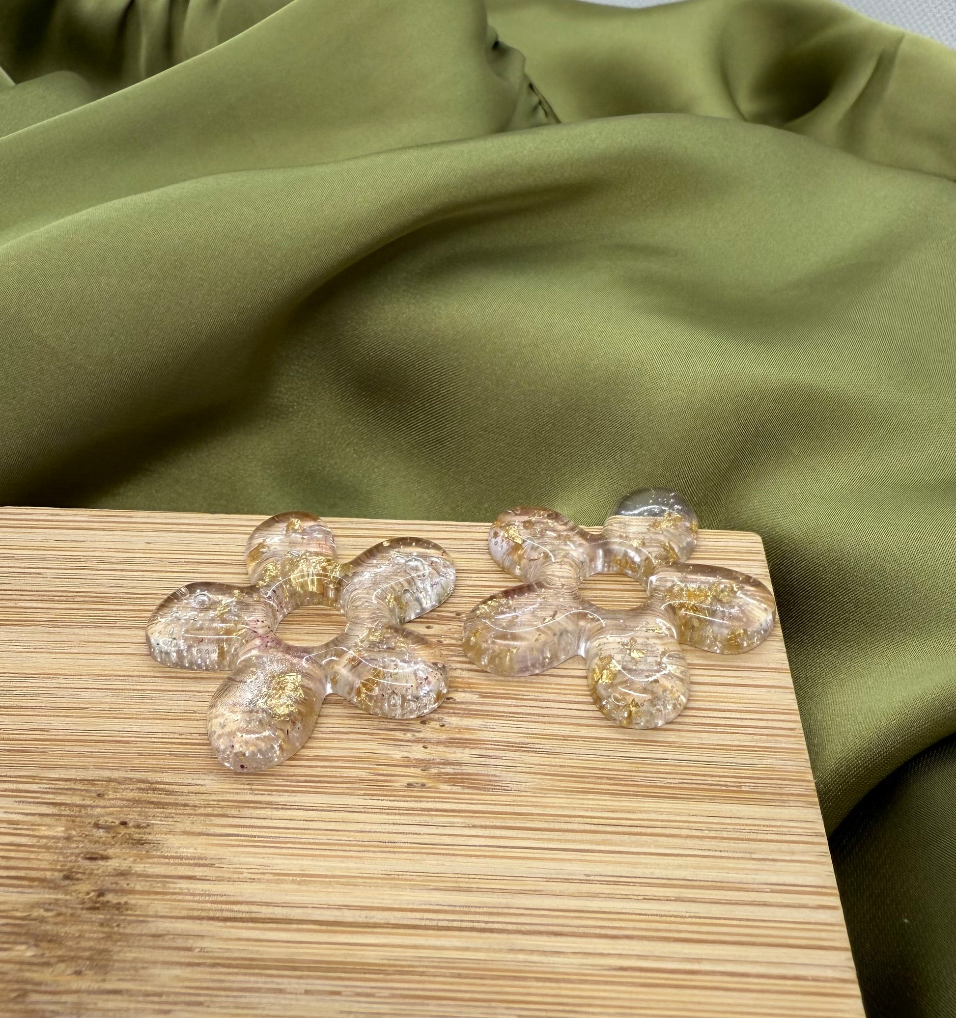 Bijou {{ product.title }} couleur {{ product.color }} – fait main par Jum’s créa